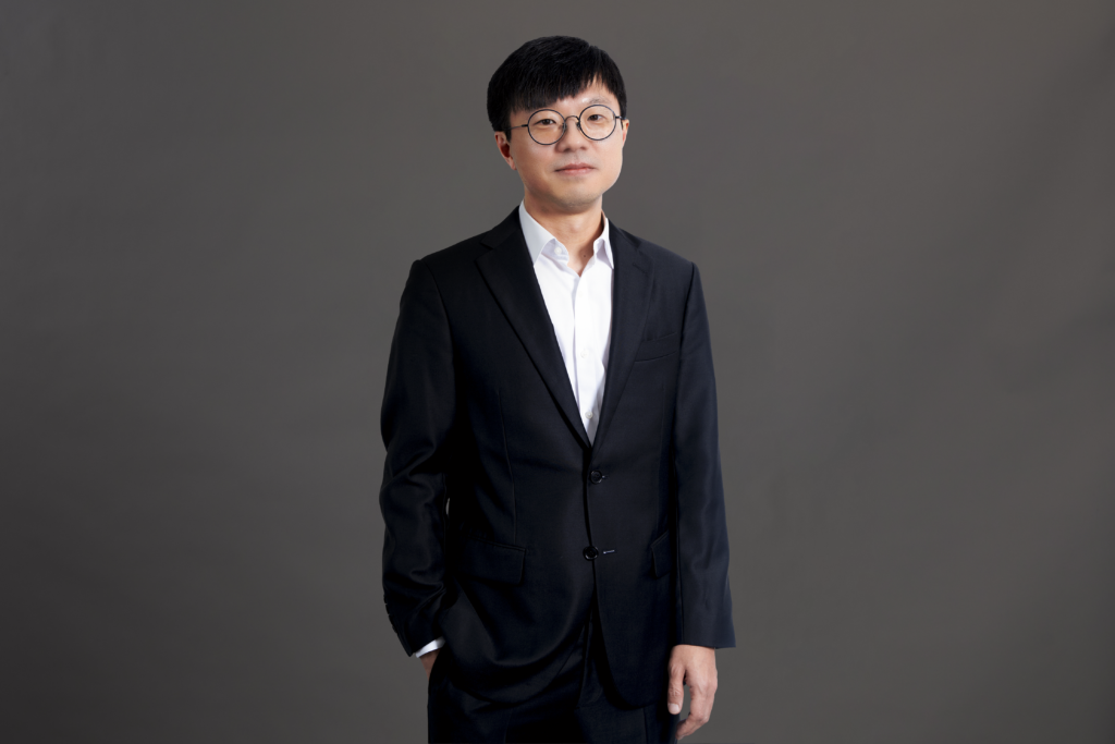 Taek Joo Kim executive portrait