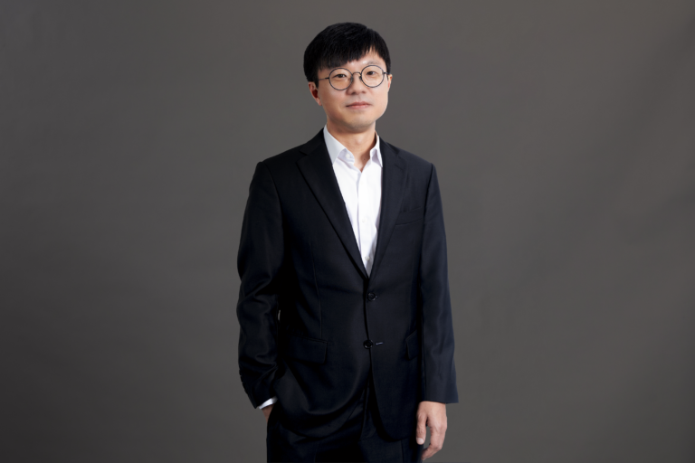 Taek Joo Kim executive portrait