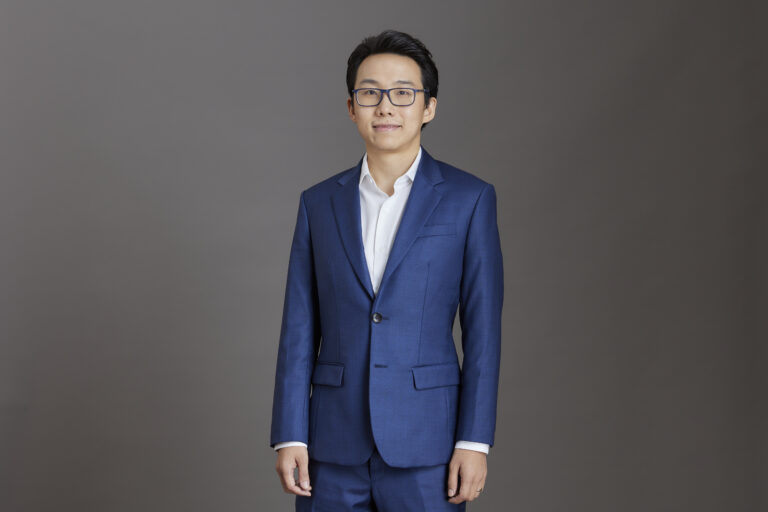 Xinming executive portrait
